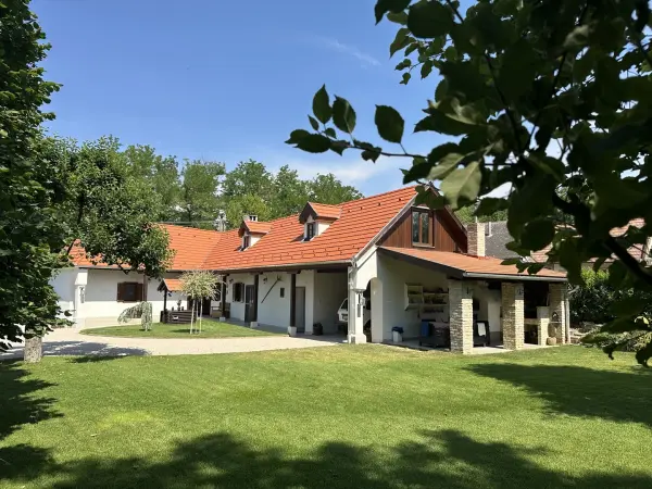 Eladó családi ház, Vértesacsa 4 szoba 210 m² 230 M Ft + Áfa