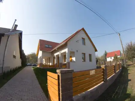 Eladó családi ház, Vértesboglár 6 szoba 170 m² 209 M Ft