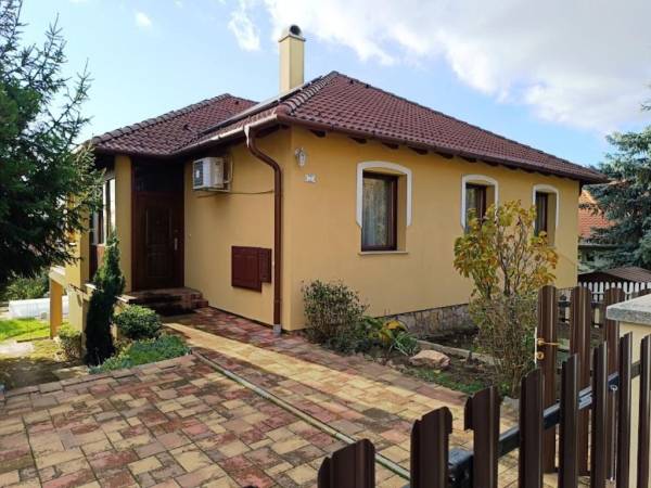 eladó családi ház, Vértesszőlős
