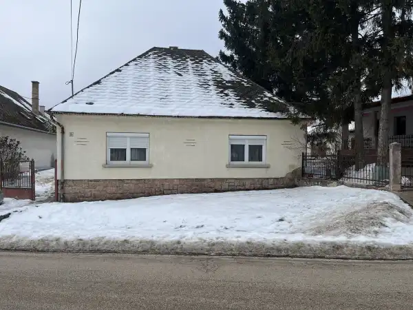 Eladó családi ház, Vértestolna 4 szoba 114 m² 43.9 M Ft