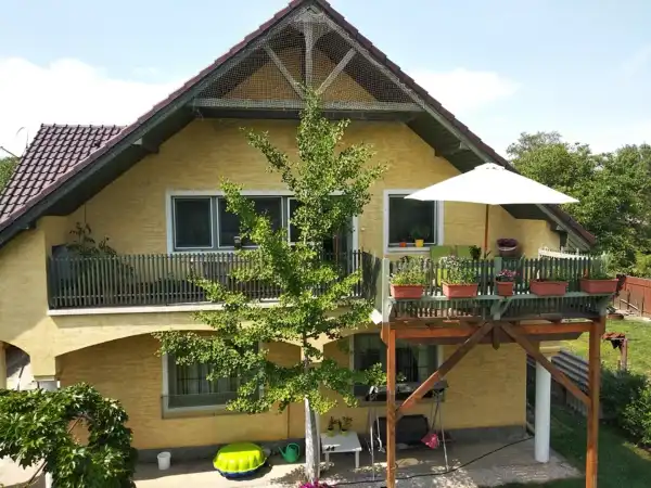 Eladó családi ház, Zamárdi 8 szoba 240 m² 175 M Ft