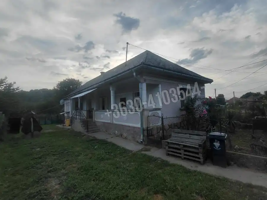 eladó családi ház, Zsujta