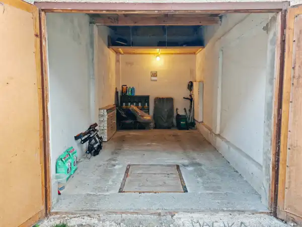 Eladó garázs, Eger 15 m² 9.9 M Ft