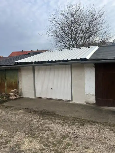 eladó garázs, Székesfehérvár