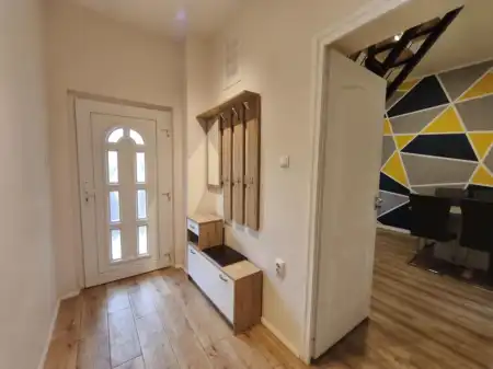 Eladó ikerház, Budapest, III. kerület 5+1 szoba 162 m² 206.9 M Ft