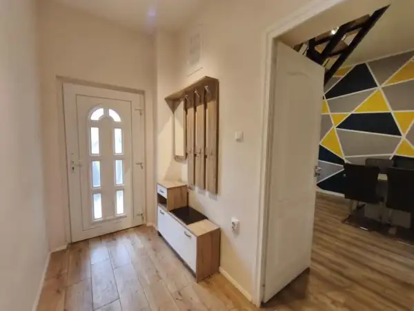 Eladó ikerház, Budapest, III. kerület 5+1 szoba 162 m² 206.9 M Ft