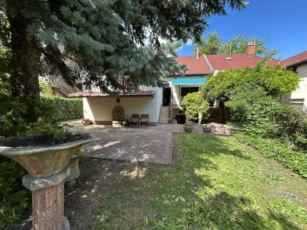 Eladó ikerház, Budapest, XIV. kerület 5 szoba 150 m² 310 M Ft