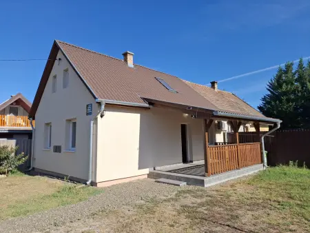 Eladó ikerház, Csörög 2+2 szoba 87 m² 56.9 M Ft