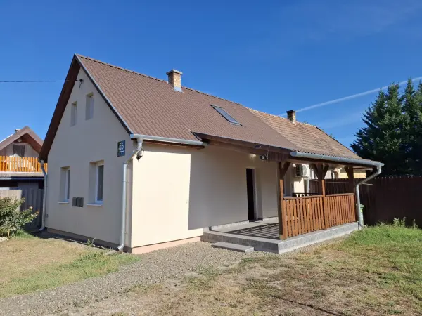 Eladó ikerház, Csörög 2+2 szoba 87 m² 56.9 M Ft