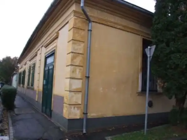 Eladó ikerház, Gyula 1 szoba 83 m² 14.9 M Ft