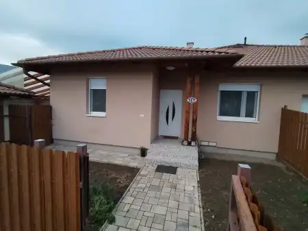 eladó ikerház, Ostoros