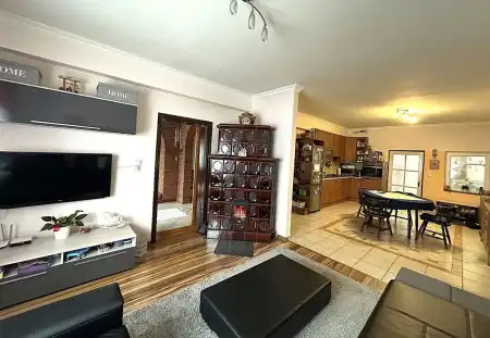 Eladó ikerház, Szatymaz 5+1 szoba 198 m² 94.99 M Ft