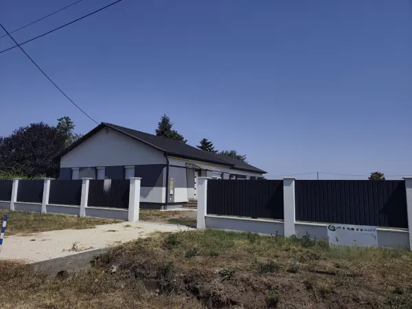 Eladó ikerház, Tiszakécske 1 szoba 57 m² 46.9 M Ft