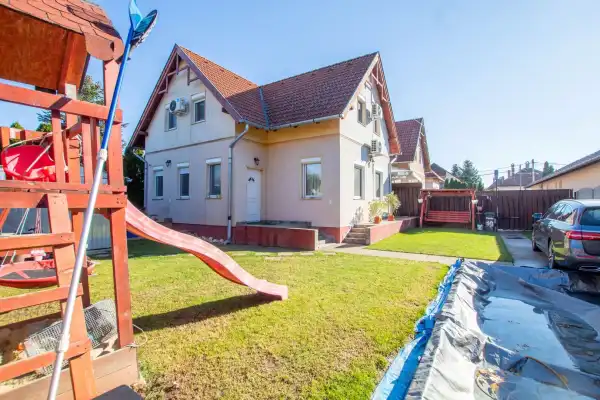 Eladó ikerház, Üllő 5 szoba 122 m² 125 M Ft