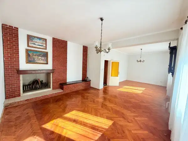 Eladó ikerház, Vác 6 szoba 205 m² 126.5 M Ft