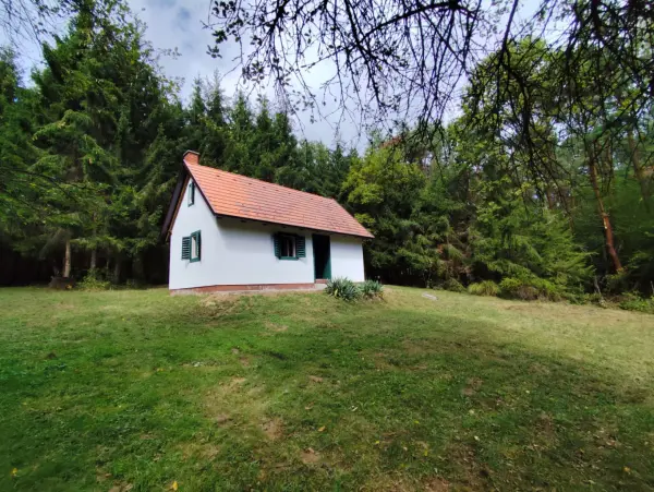 Eladó nyaraló, Apátistvánfalva 1 szoba 45 m² 36.9 M Ft