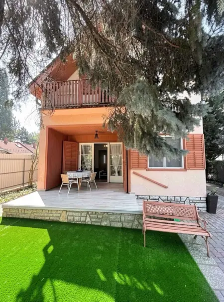 Eladó nyaraló, Balatonszéplak 3+4 szoba 133 m² 148 M Ft