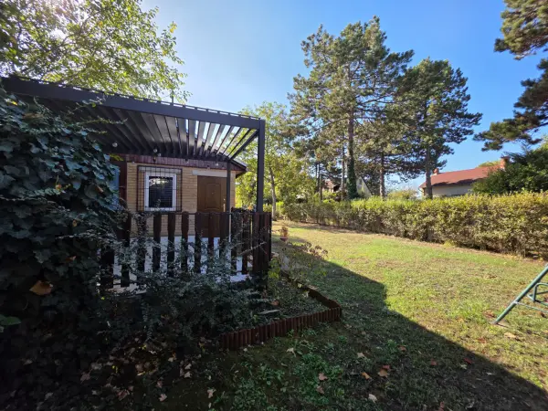 Eladó nyaraló, Balatonvilágos 1+3 szoba 32 m² 53.5 M Ft