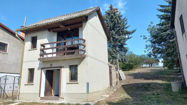 Eladó nyaraló, Bicske 1+1 szoba 30 m² 24.5 M Ft