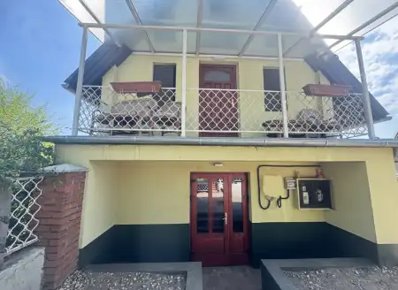 Eladó nyaraló, Cserkeszőlő 3+1 szoba 136 m² 38 M Ft