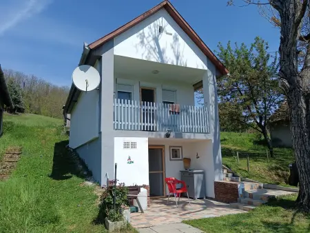 Eladó nyaraló, Csörnyeföld 1 szoba 33 m² 15.5 M Ft