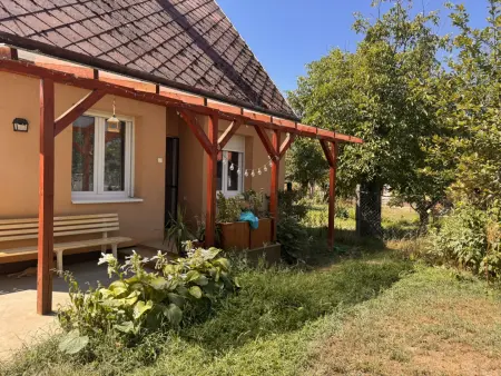 Eladó nyaraló, Kiskunlacháza 4 szoba 100 m² 67.5 M Ft