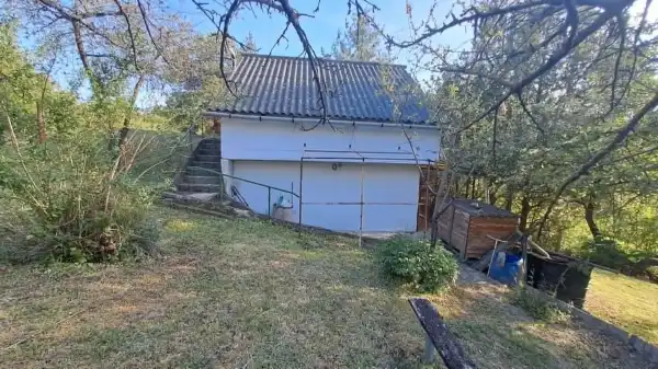 Eladó nyaraló, Lábatlan 1 szoba 30 m² 10.5 M Ft