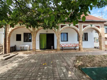 Eladó nyaraló, Mohács 1 szoba 50 m² 16.5 M Ft
