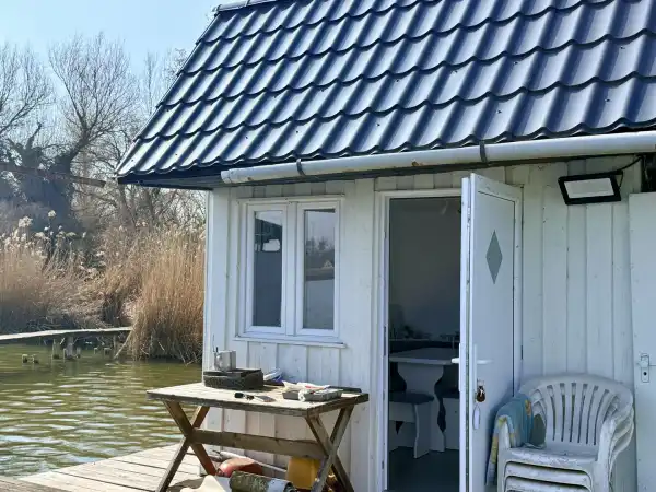 Eladó nyaraló, Oroszlány 1+1 szoba 18 m² 14.4 M Ft