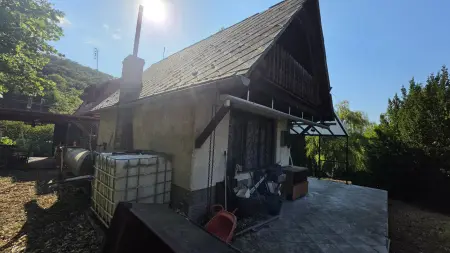 Eladó nyaraló, Pilismarót 2 szoba 20 m² 12.5 M Ft