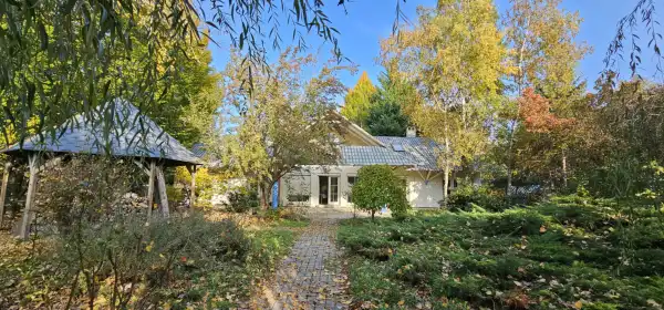 Eladó nyaraló, Szarvas 8 szoba 272 m² 139 M Ft