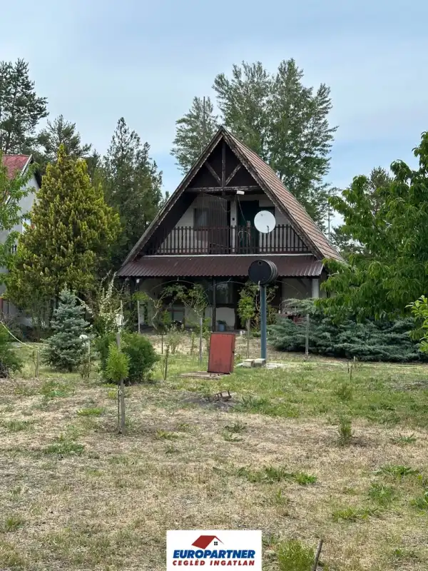 Eladó nyaraló, Tápiószentmárton 1+2 szoba 67 m² 25.5 M Ft