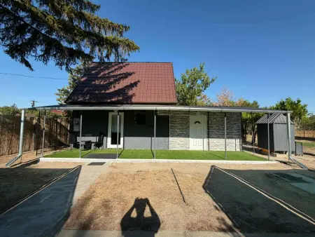 Eladó nyaraló, Tápiószentmárton 3 szoba 51 m² 32.5 M Ft
