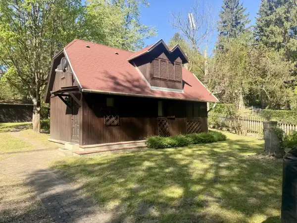 Eladó nyaraló, Tata 2 szoba 62 m² 49.9 M Ft