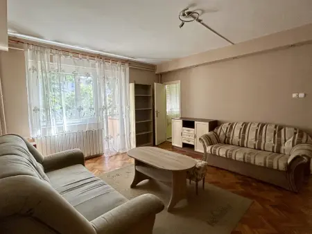 eladó panellakás, Aszód