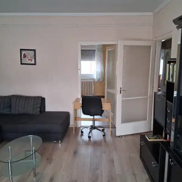 Eladó panellakás, Békéscsaba 2 szoba 58 m² 20.9 M Ft