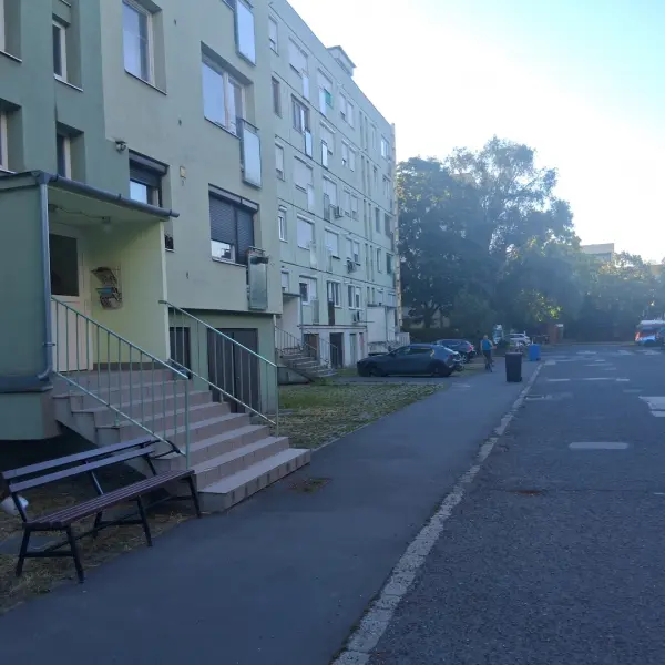 Eladó panellakás, Békéscsaba 1+1 szoba 40 m² 25.7 M Ft