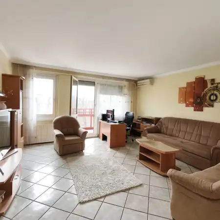 eladó panellakás, Budapest, III. kerület