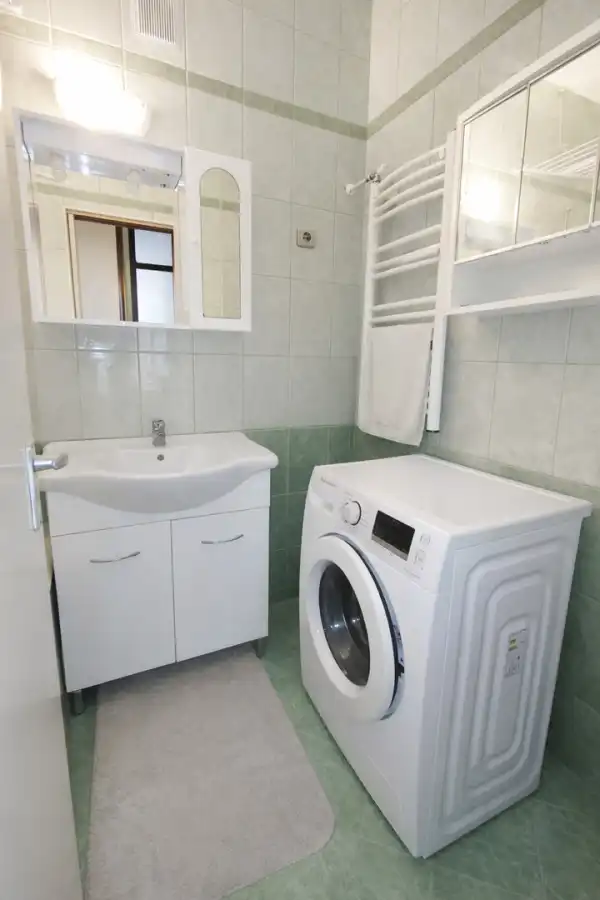 Eladó panellakás, Budapest, IV. kerület 1+2 szoba 56 m² 63.9 M Ft