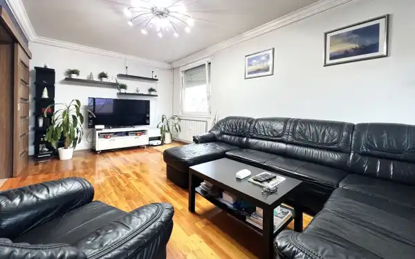 Eladó panellakás, Budapest, XV. kerület 3 szoba 68 m² 77.5 M Ft