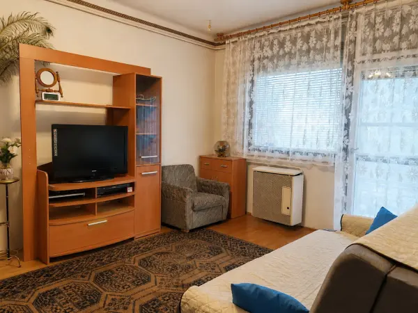 Eladó panellakás, Budapest, XXI. kerület 2+1 szoba 64 m² 69.9 M Ft