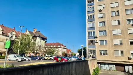 eladó panellakás, Debrecen