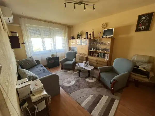 Eladó panellakás, Dunaújváros 2 szoba 52 m² 27.5 M Ft