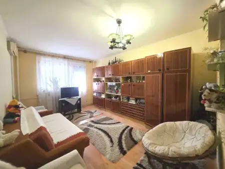 eladó panellakás, Dunaújváros