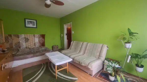 Eladó panellakás, Dunaújváros 2 szoba 52 m² 33 M Ft