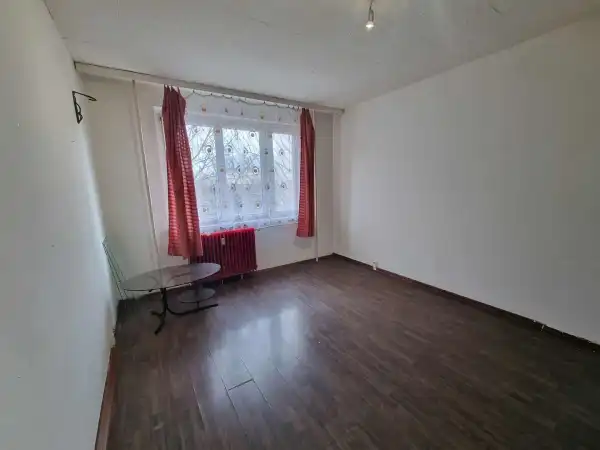 Eladó panellakás, Dunaújváros 2 szoba 52 m² 29.5 M Ft