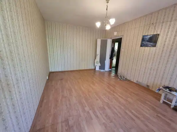 Eladó panellakás, Dunaújváros 1+1 szoba 35 m² 23.9 M Ft