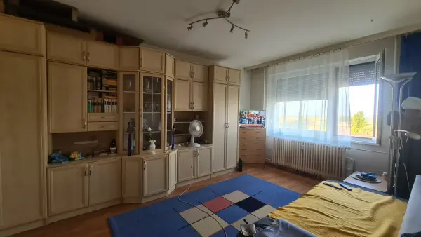 Eladó panellakás, Dunaújváros 1 szoba 35 m² 23.9 M Ft