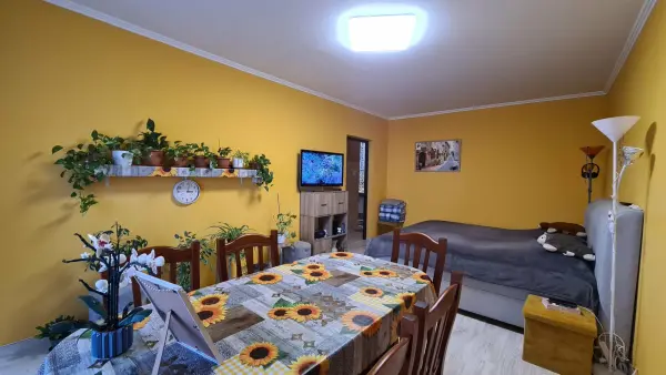 Eladó panellakás, Dunaújváros 2 szoba 57 m² 34.2 M Ft