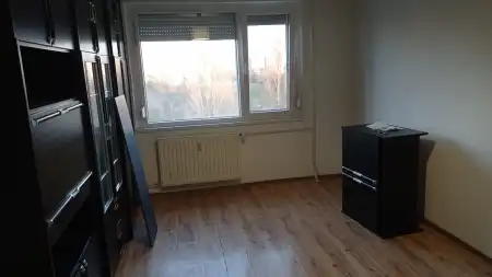 eladó panellakás, Dunaújváros